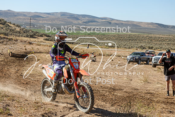 IMG_0327-527v